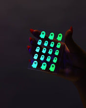 Load image into Gallery viewer, Glow in the Dark Ghosts Halloween Pimple Patches