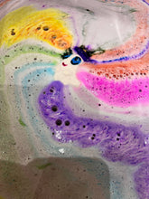 Load image into Gallery viewer, Cute ghost in purple hat bath bomb

