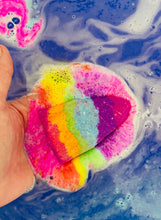 Load image into Gallery viewer, UNICORN HORN bath bomb
