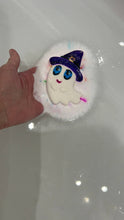 Load image into Gallery viewer, Cute ghost in purple hat bath bomb
