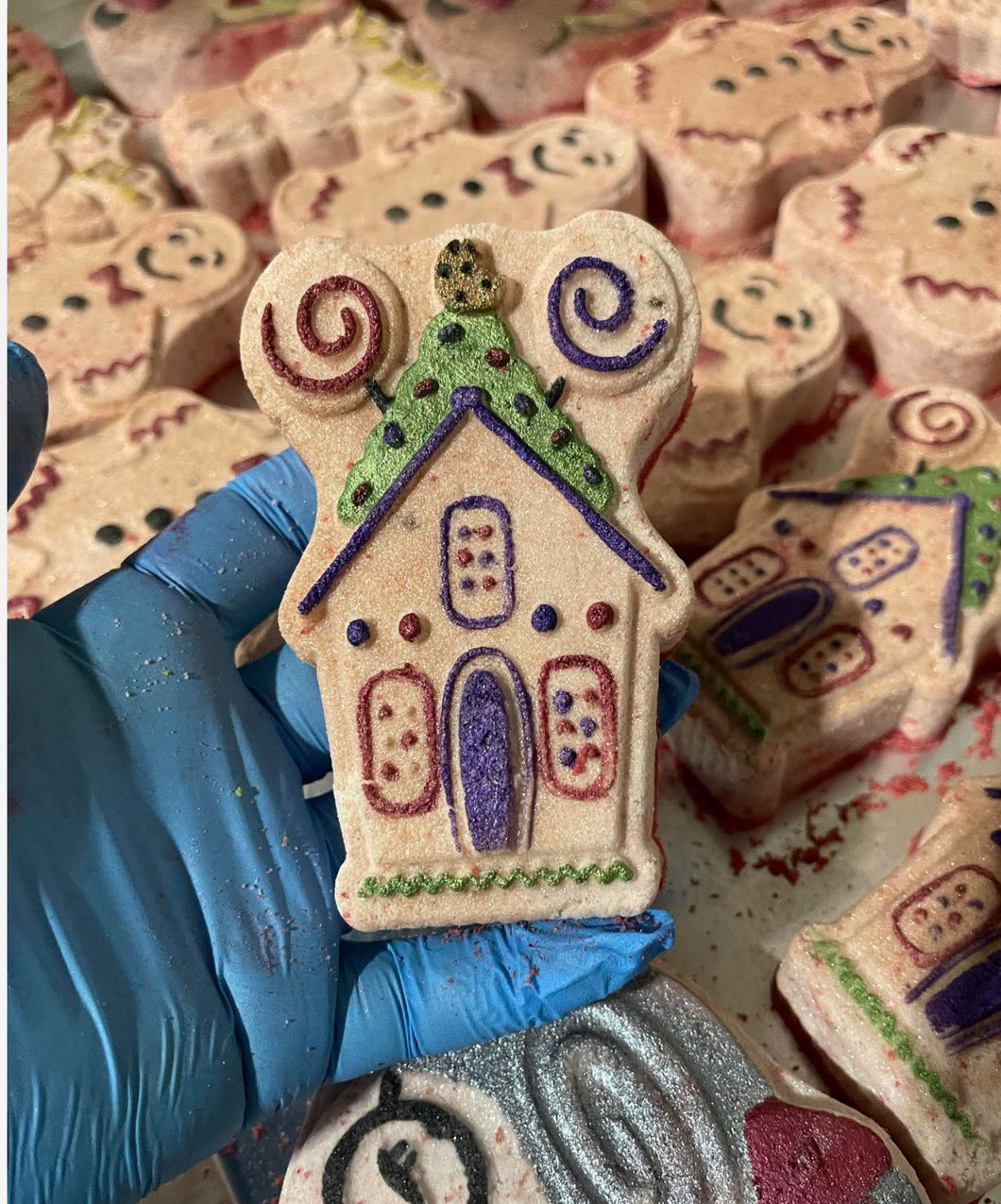 GINGERBREAD HOUSE BATH BOMB