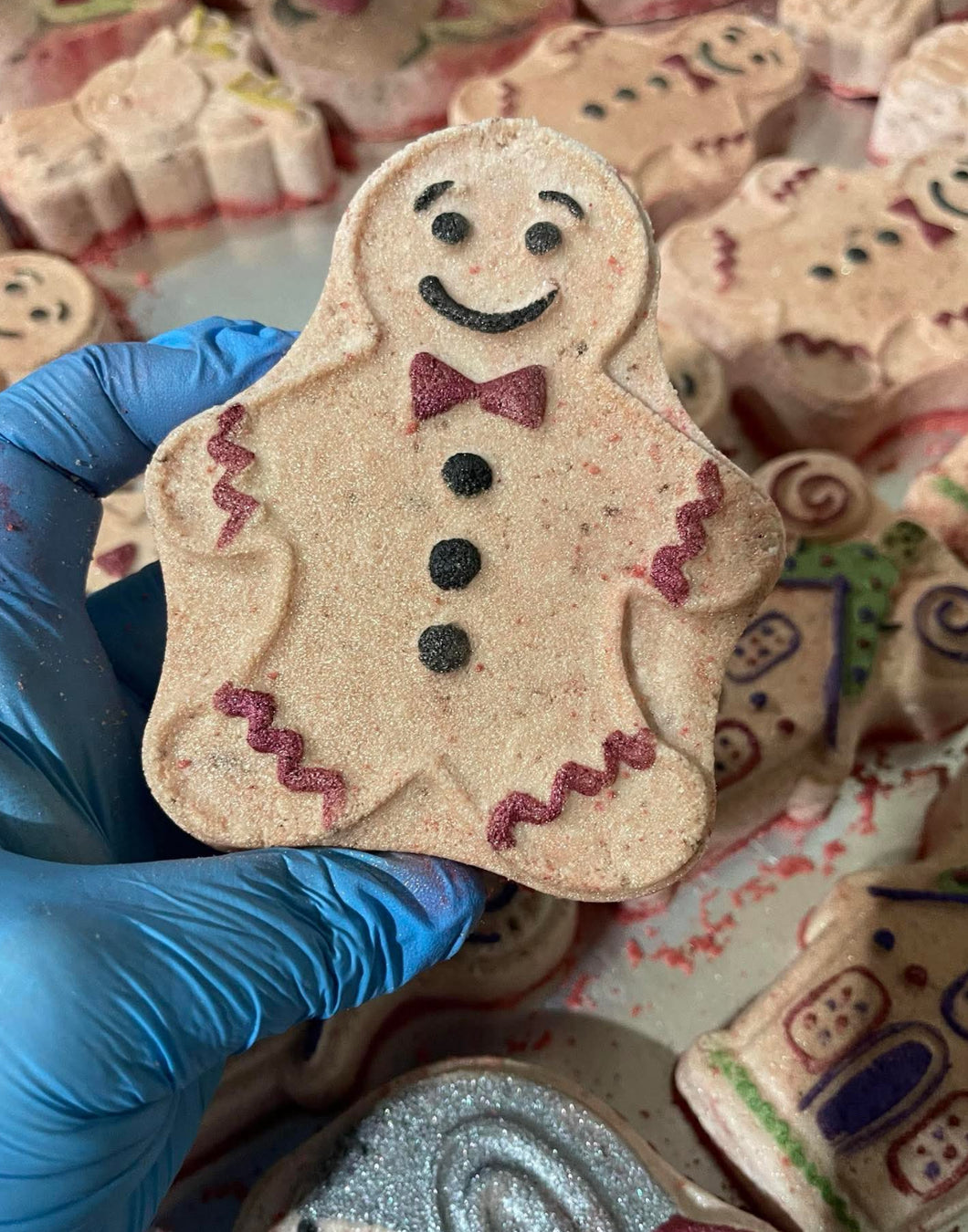 GINGERBREAD BATH BOMB