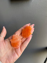 Load image into Gallery viewer, Peach Selenite Hamsa – 1.5-Inch Crystal for Protection
